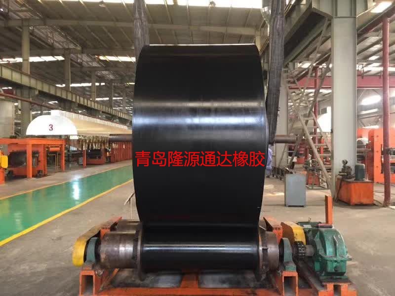 <b>輸送帶的接頭是非常關(guān)鍵的一個(gè)準備環(huán)節。接頭</b>